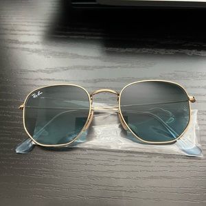 New Unisex Ray-Ban Hexagonal Flat Lenses in Gold/Light Blue Gradient - Mirror